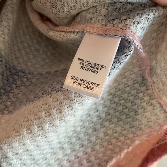 EST 1946 Size XL short sleeve multi color stripe top - Picture 5 of 6